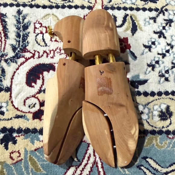 Wooden Shoe Trees for Men - Picture 3 of 3